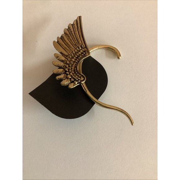 Claire’s Gold Color Ear Cuff New - Picture 1 of 2